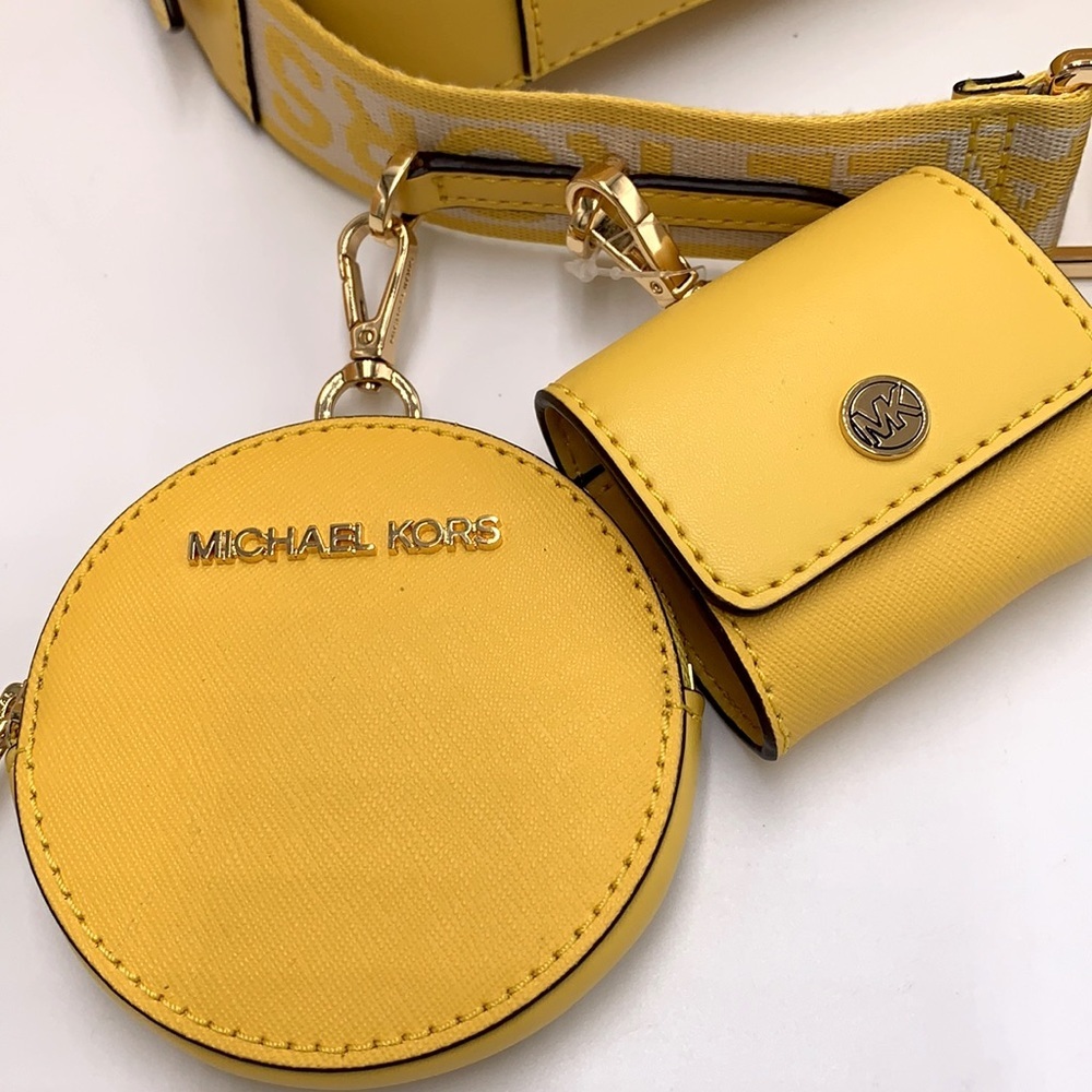 MICHAEL KORS JET SET TRAVEL SMALL
SHOULDER CROSSBODY BAG WITH TECH ATTCH AIRPOD - Picture 13 of 16